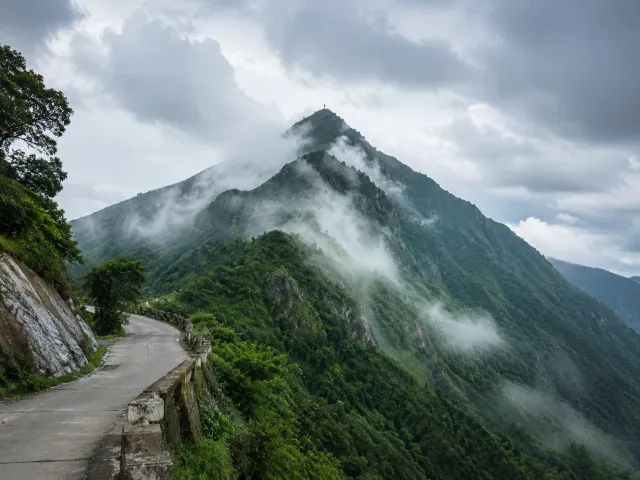 🌧️ Mist & Mountains: The Mahendragiri & Jirang Escape